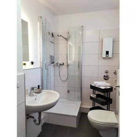 Living-life, Klinik & Messe Vor Ort, Wlan, Netflix Apartment